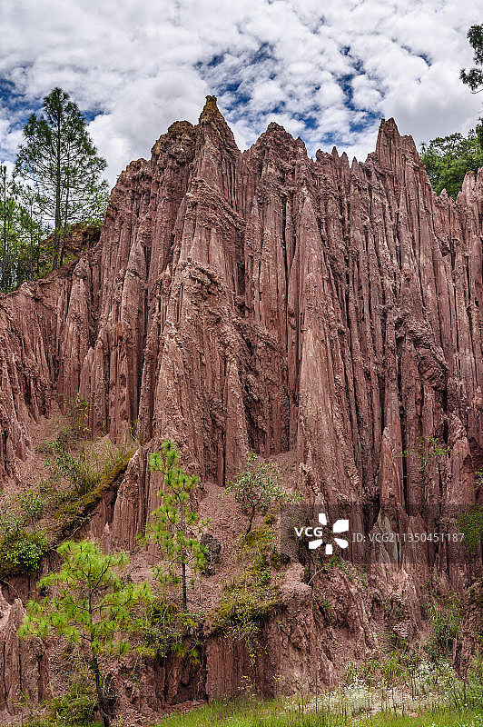 云南省红河州石屏县的一处土林地貌图片素材
