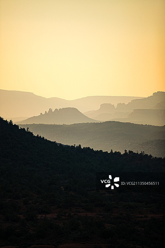 美国钟岩小径日落时分山脉剪影美景图片素材