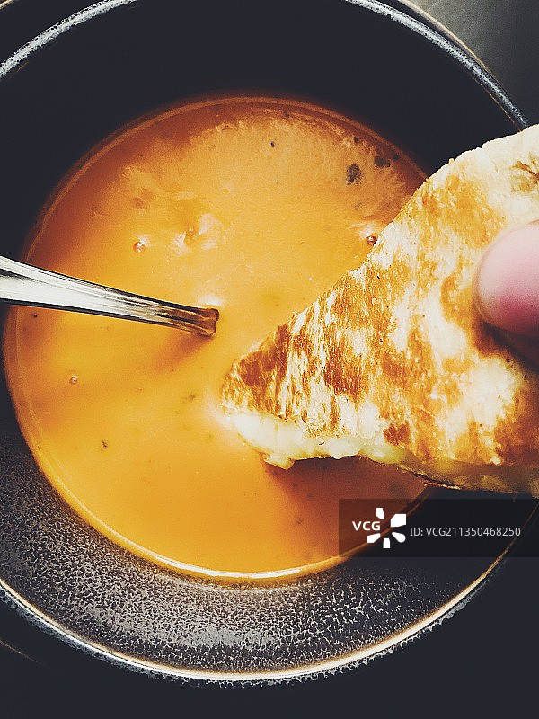 用碗盛食物图片素材