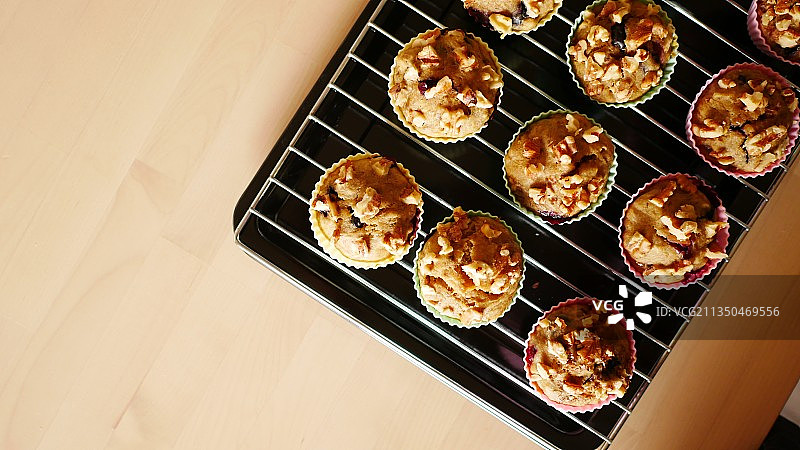 冷凉架上的食物俯视图图片素材