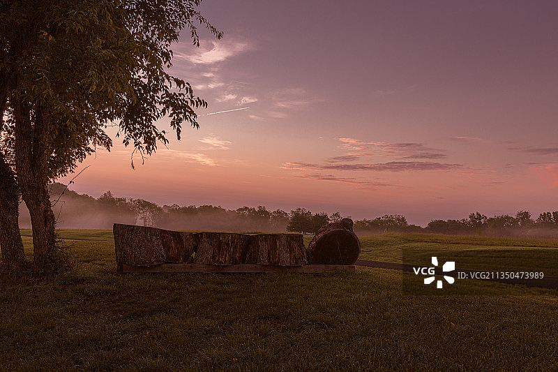 日落时分弗吉尼亚州Leesburg的田野风光图片素材