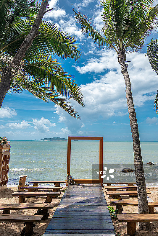 海边沙滩浪漫布景、海边婚礼场景、情侣拍照打卡地、情人节、相框图片素材
