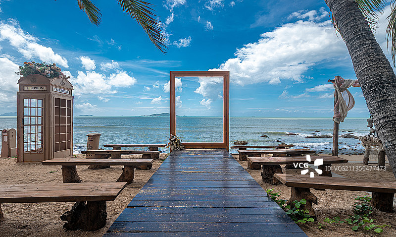 海边沙滩浪漫布景、海边婚礼场景、情侣拍照打卡地、情人节、相框图片素材