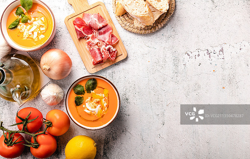 西班牙马德里餐桌美食俯视图图片素材