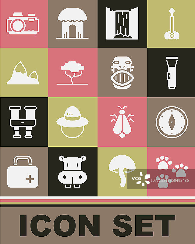 爪印指南针手电筒瀑布图片素材