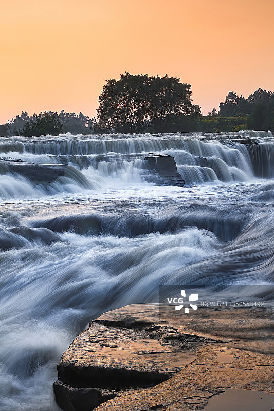 重庆铜梁老河口瀑布图片素材