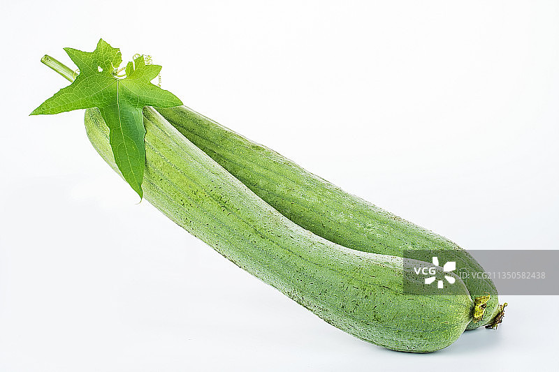 白背景上的新鲜丝瓜图片素材