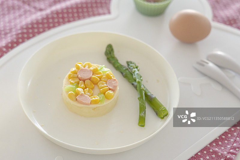 芦笋玉米土豆泥糕幼儿营养辅食图片素材