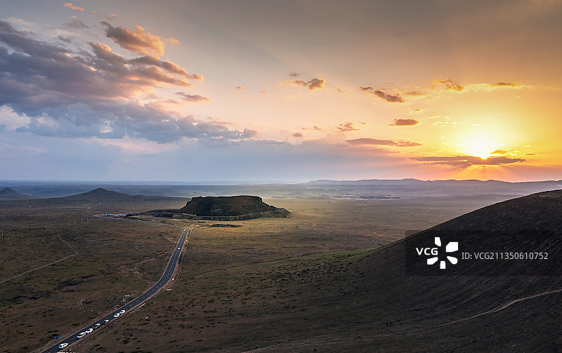 航拍内蒙乌兰哈达火山傍晚夕阳图片素材