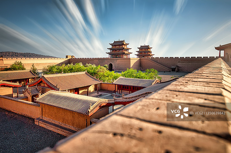 日落时分的嘉峪关城楼图片素材