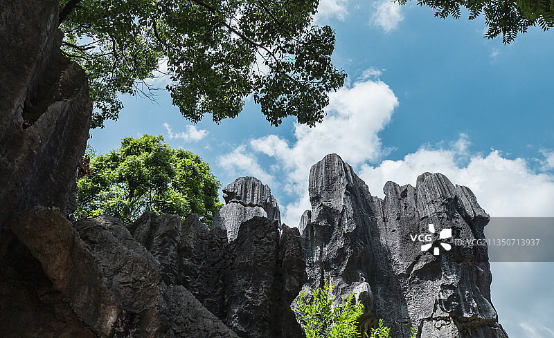云南著名旅游景区路南石林图片素材