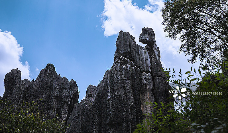 云南著名旅游景区路南石林图片素材