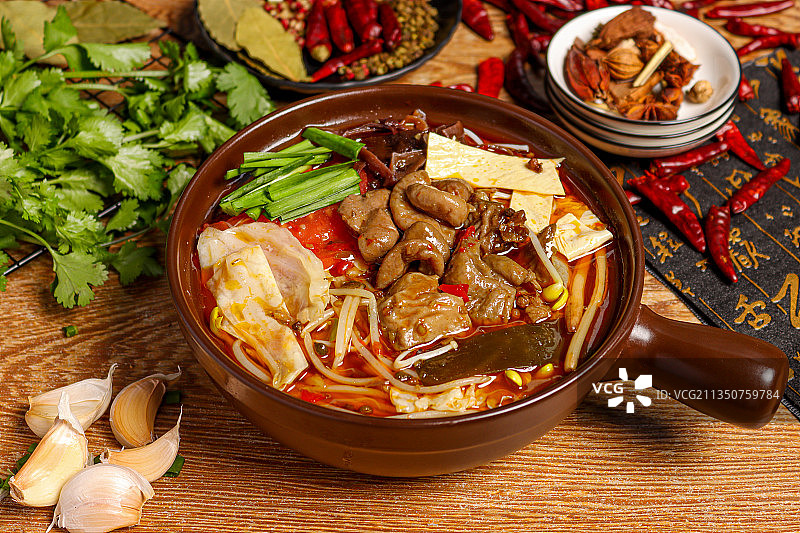 肥肠砂锅米线图片素材