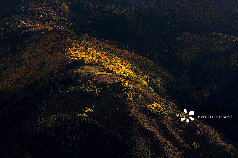 左贡东达山图片素材