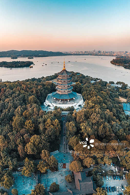 杭州西湖雷峰塔航拍图片素材