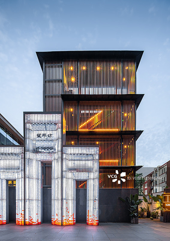 成都成华区猛追湾街区望平街望平坊牌坊图片素材