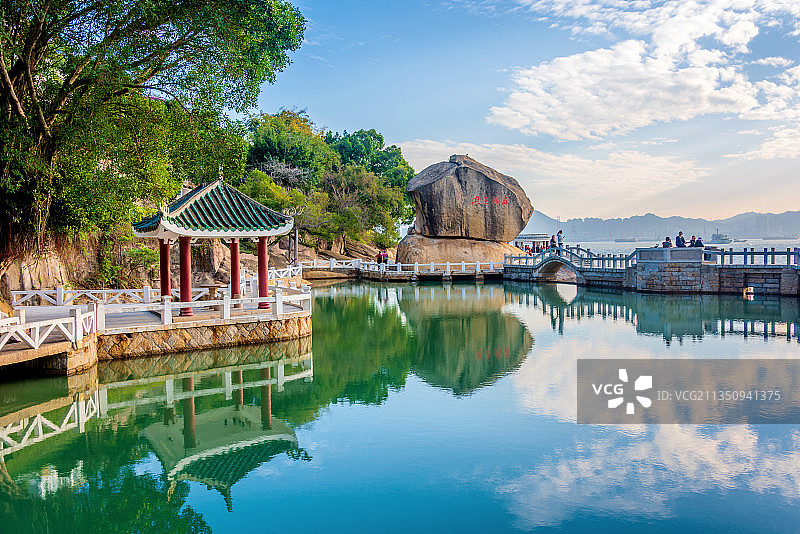 中国福建厦门鼓浪屿菽庄花园枕流石图片素材