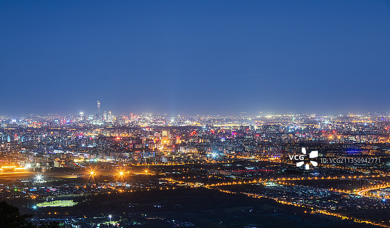 俯瞰现代城市夜晚灯光图片素材