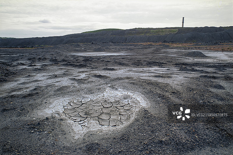 废弃的旧煤矿场图片素材