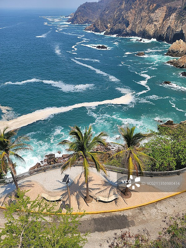墨西哥格雷罗州阿卡普尔科海滩的俯视图图片素材