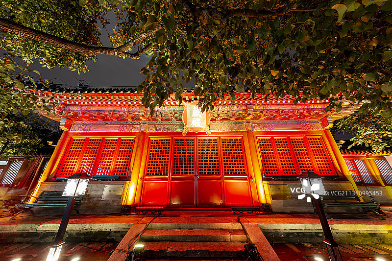 北京东城区智化寺：藏殿夜景图片素材
