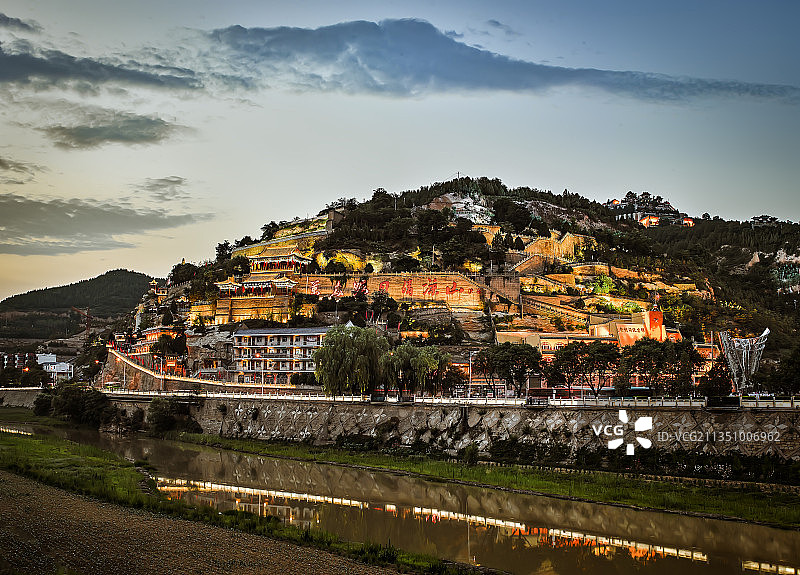 陕西省延安市城市夜景图片素材