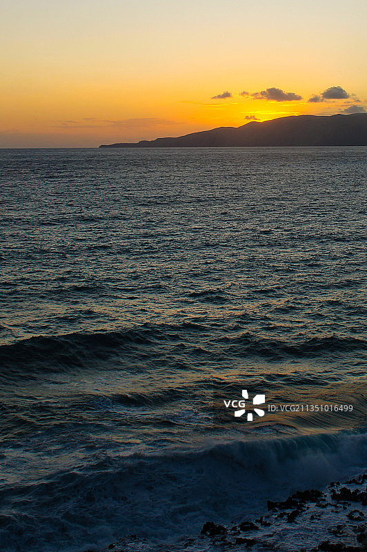 意大利巴斯利卡塔的日落海景图片素材