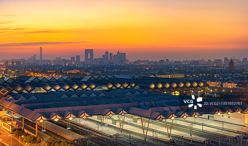 “苏醒”图片素材