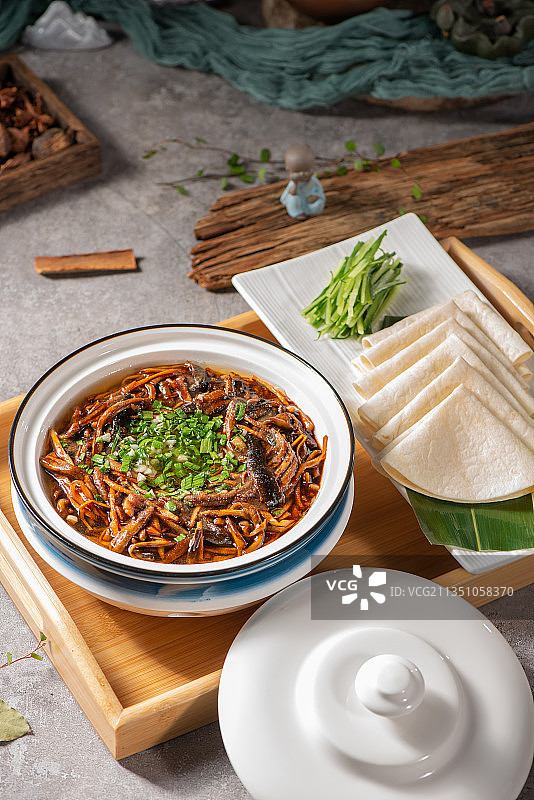 响油鳝丝配薄饼图片素材