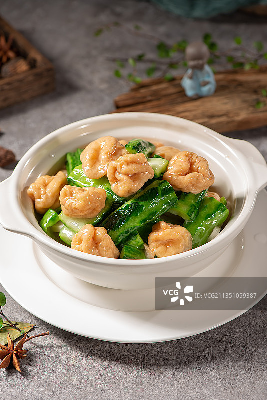 丝瓜鱼面筋图片素材