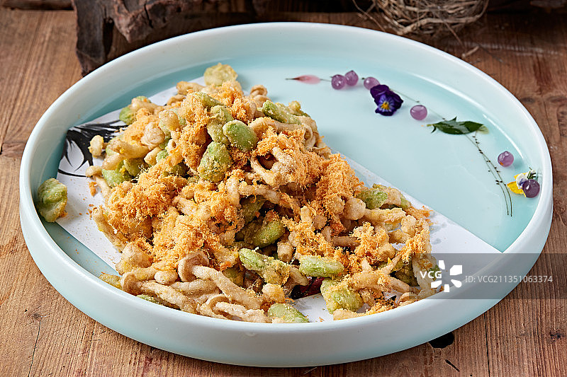 油炸肉松蚕豆海鲜菇图片素材