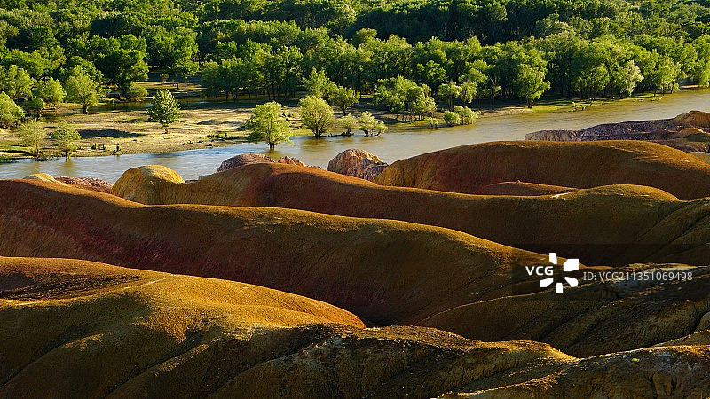 新疆•五彩滩图片素材