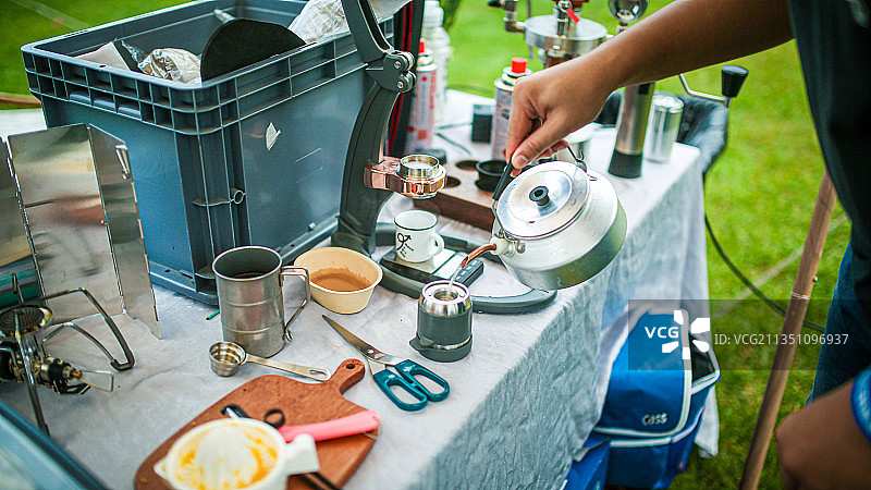 走！到户外去！冲上一杯意式咖啡图片素材