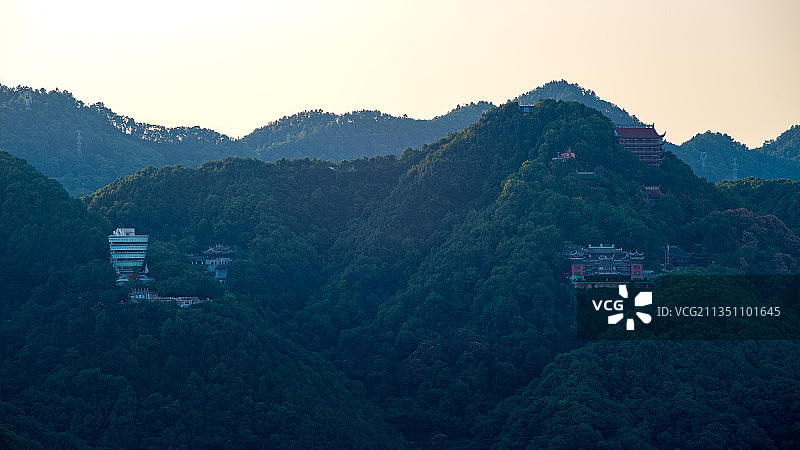 重庆一棵树观景台与老君洞道观日出图片素材