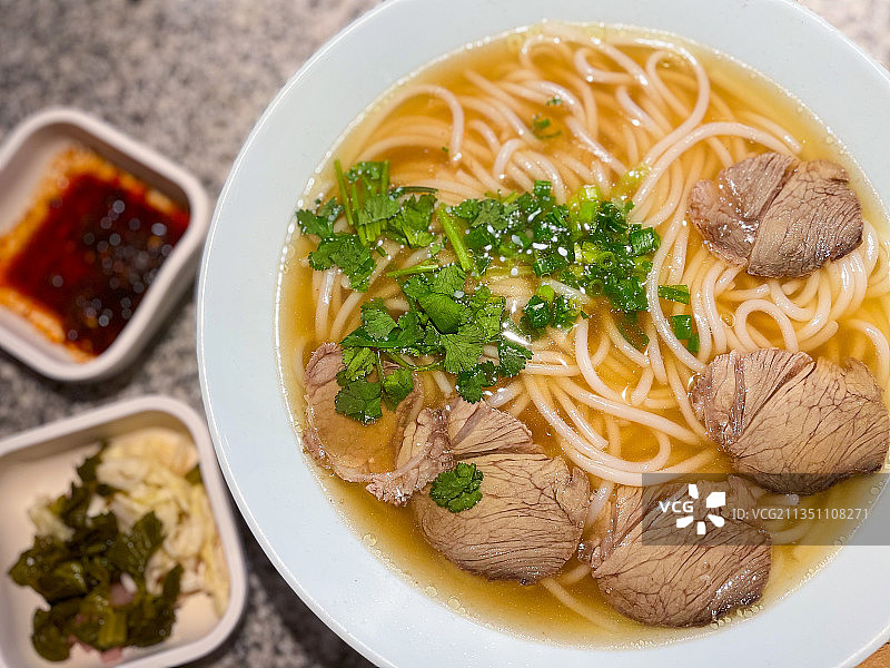 贵州美食花溪牛肉粉图片素材