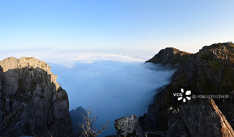 山巅云海图片素材