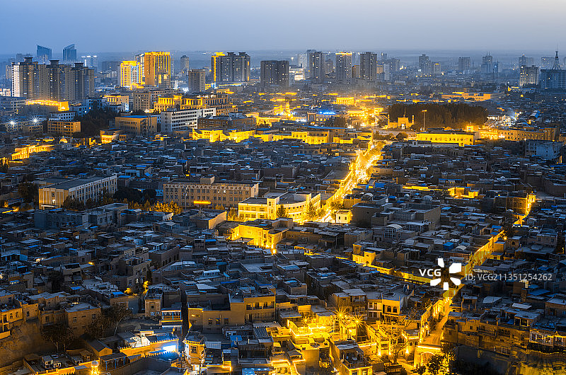 新疆喀什葛尔古城的夜景图片素材