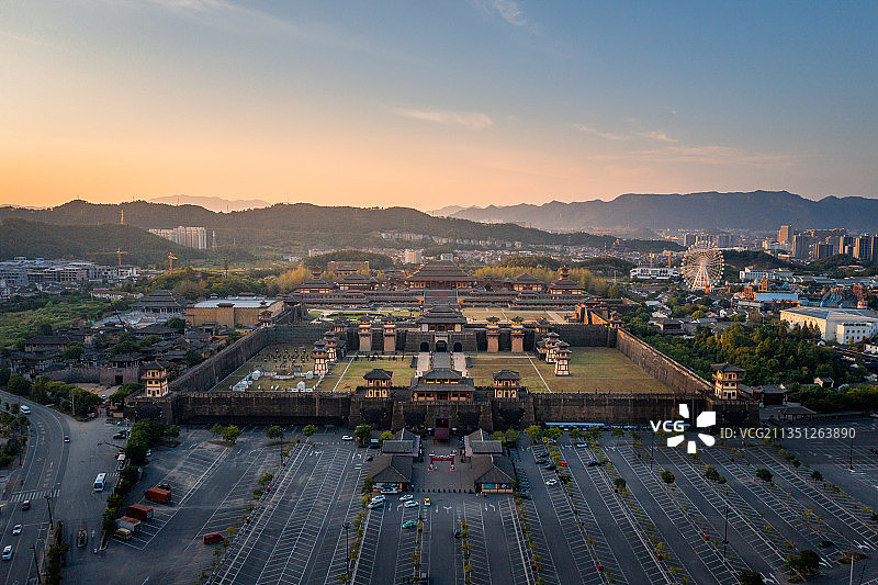 航拍横店影视城秦王宫图片素材