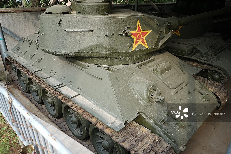 山东济南莱芜战役纪念馆里的坦克图片素材