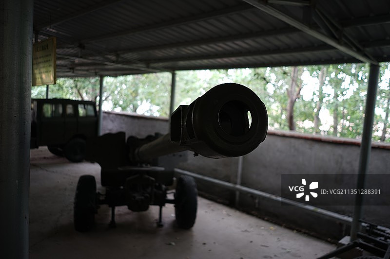 山东济南莱芜战役纪念馆里的坦克图片素材