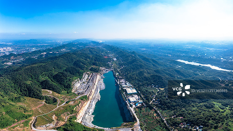 重庆九龙坡矿坑湖图片素材
