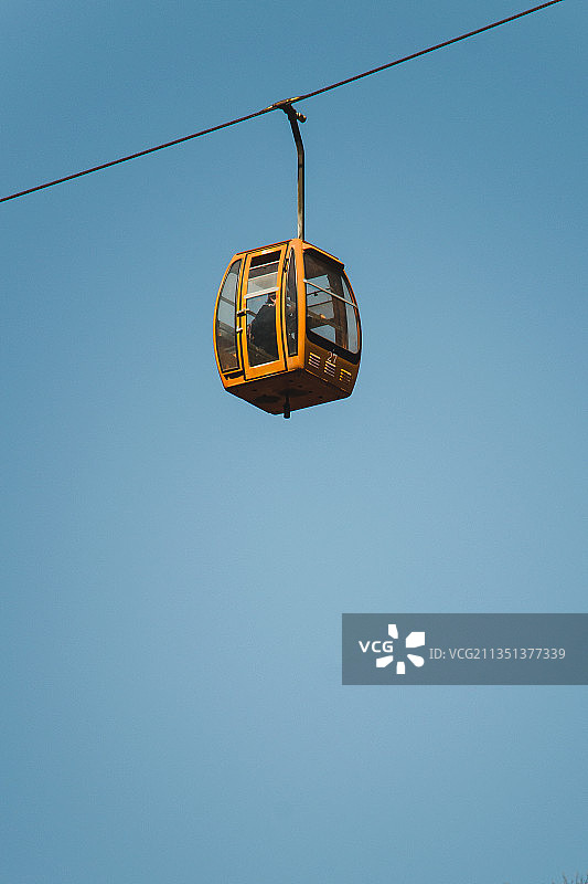 山东泰安新泰莲花山（新甫山）的缆车图片素材