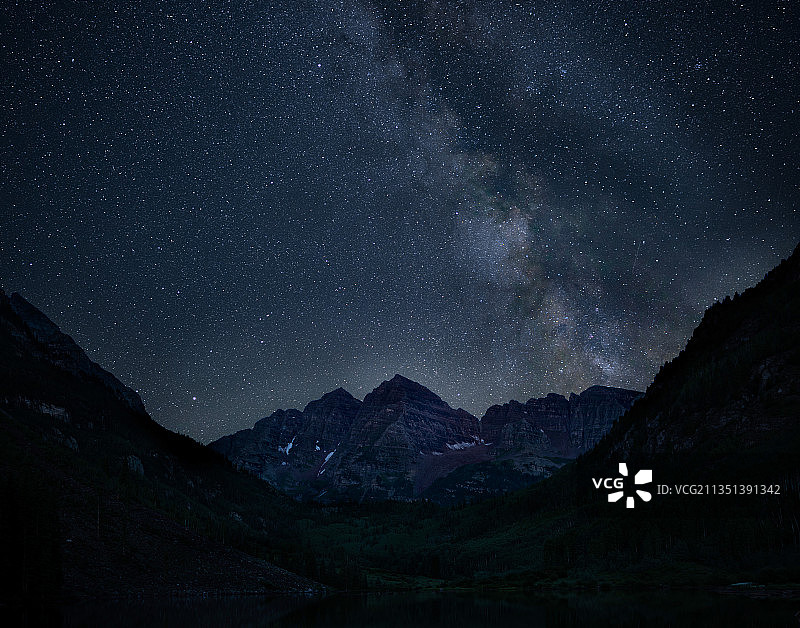 夜晚美国科罗拉多州栗色 bell山景图片素材