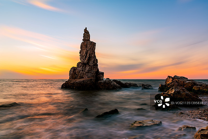 辽宁旅顺口海蚀地貌将军石风光图片素材