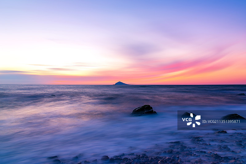 辽宁大连瓦房店旅顺口海蚀地貌海浪礁石日落风光图片素材