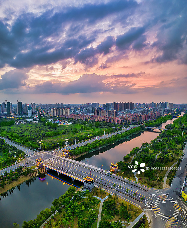 霞映二桥图片素材