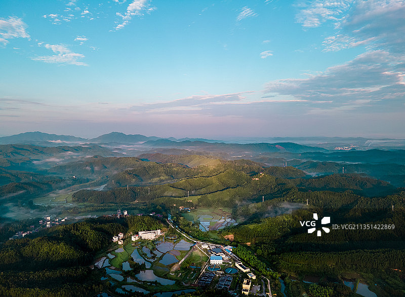 山城晨曲图片素材