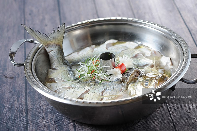 太湖汽锅白鱼图片素材