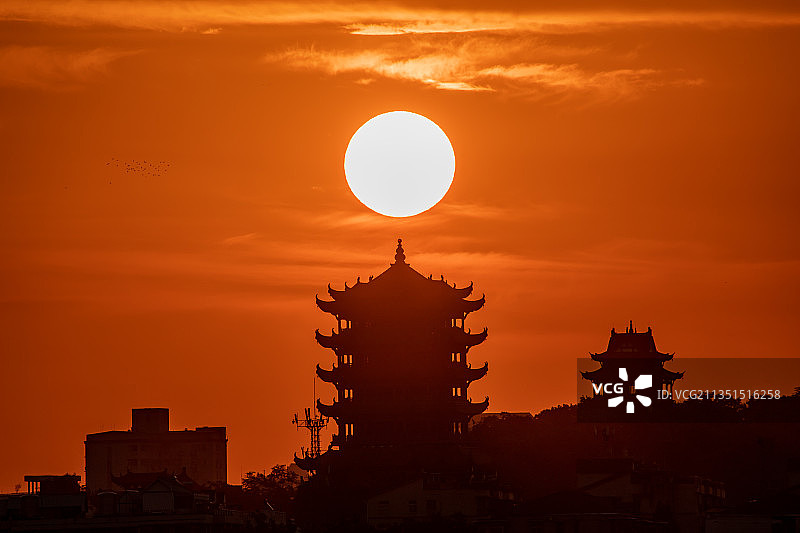 武汉市黄鹤楼日出朝霞图片素材