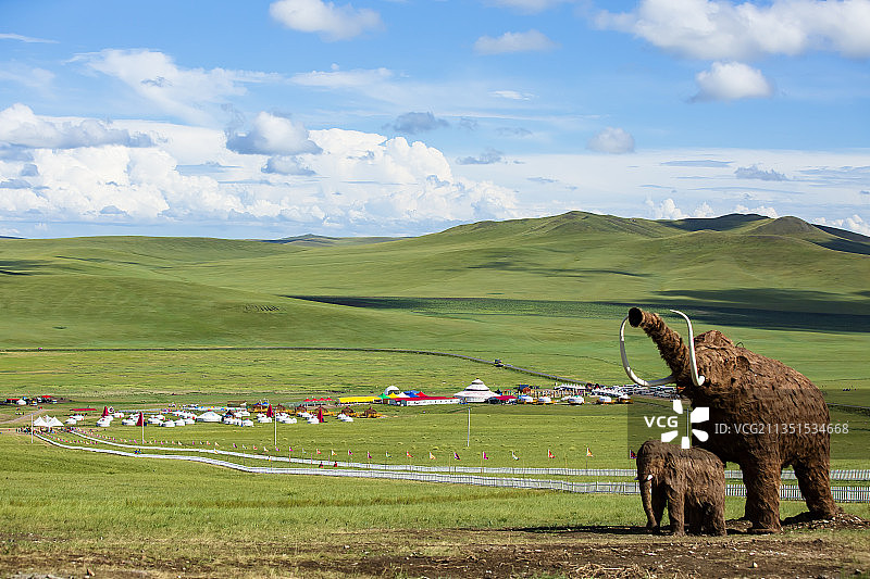 呼伦贝尔大草原上的蒙古包图片素材